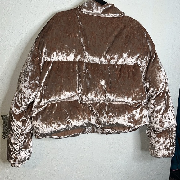 FABLETICS Wander Crushed Velour Cropped Puffer Jacket XXL SOLD OUT - Picture 3 of 9